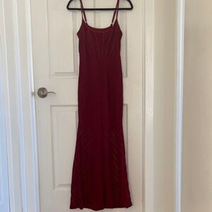 Elegant Burgundy Maxi Dress